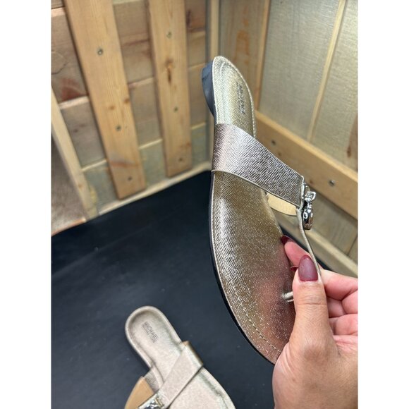 Michael Kors Metallic Gold Leather Upper Thong Sandals With MK Logo Charm Size 8 - Picture 7 of 7